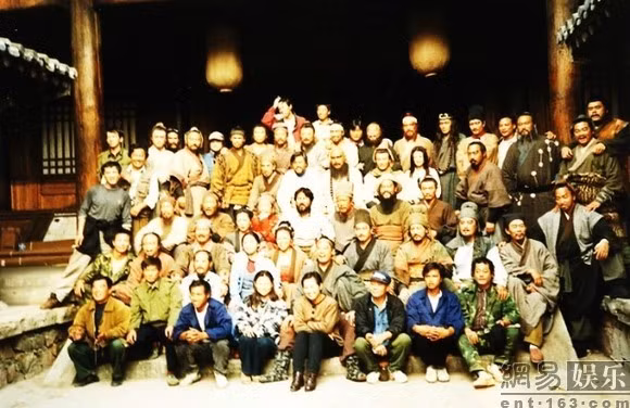 Đoàn làm phim Thủy hử.