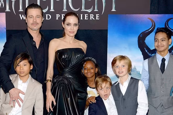 Gia đình Brad Pitt và Angelina Jolie trong những ngày còn hạnh phúc. Ảnh: In Touch.