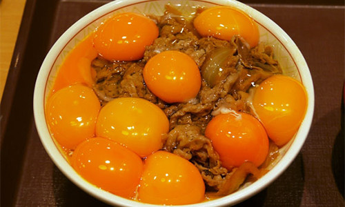 An com thit bo sanh ngay voi 10 qua trung song, ban dam thu?