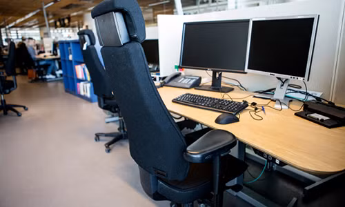 Thuy Dien: Khuyen khich nghi giua gio de lam “chuyen ay“