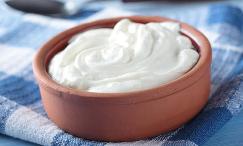 Sữa chua là một trong những thực phẩm giúp bạn xua tan mệt mỏi nhanh chóng.