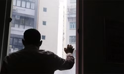 Phan lam no le cua nhung nam gioi bi lua ket hon