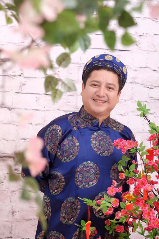 Nghe si Chi Trung “che” tho ty phu Hoang Kieu cuc “chat“