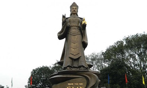 Bi an chuyen Y Lan tan sat Thai hau va 72 cung nu