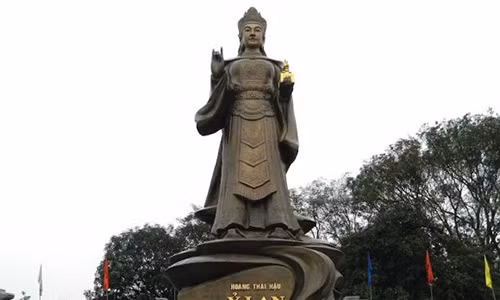 Bi an chuyen Y Lan tan sat Thai hau va 72 cung nu