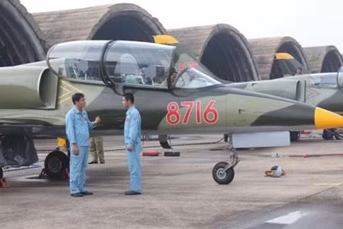 Giảng bình, rút kinh nghiệm sau mỗi chuyến bay.