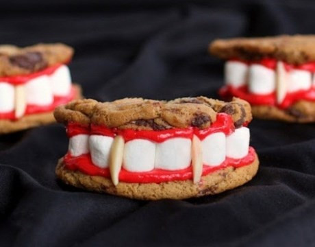 Bánh hàm răng nhọn của Dracula.