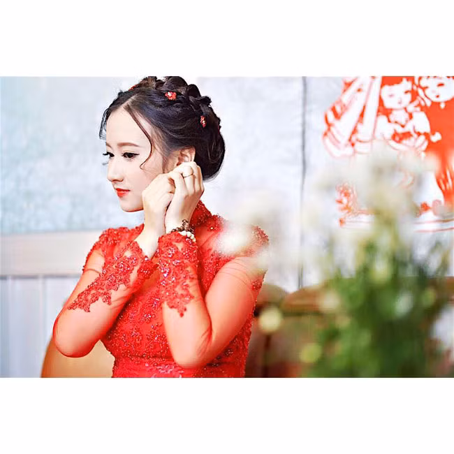 Trẻ trung, xinh đẹp nhưng lại sớm "theo chồng về dinh", quyết định của Quỳnh Như khiến khá nhiều người bất ngờ.