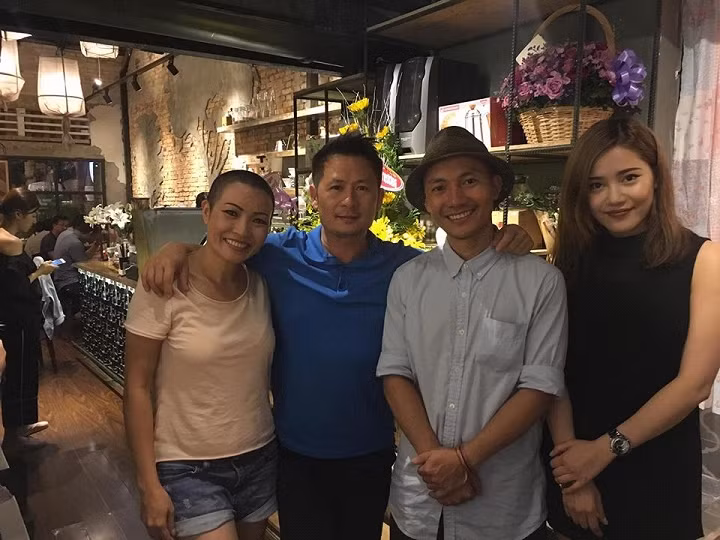 Chị Chanh cũng không ngần ngại xuất hiện với chiếc đầu trọc tại các sự kiện ...