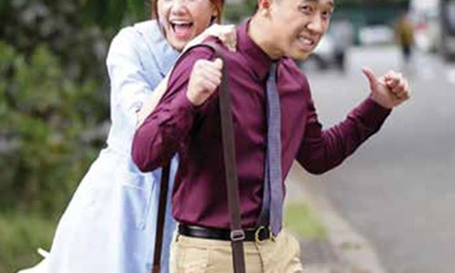 Trấn Thành và Hari Won thân thiết trên phim trường “Bệnh viện ma” khiến người hâm mộ hoài nghi về chiêu trò PR cho phim mới.