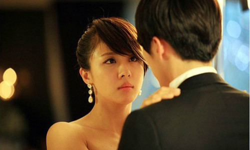 Tôi biết mình đã bị bạn cướp chồng. Ảnh minh họa.