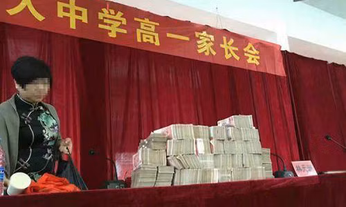 Truong hoc chat tien nhu nui thuong hoc sinh gioi gay bao