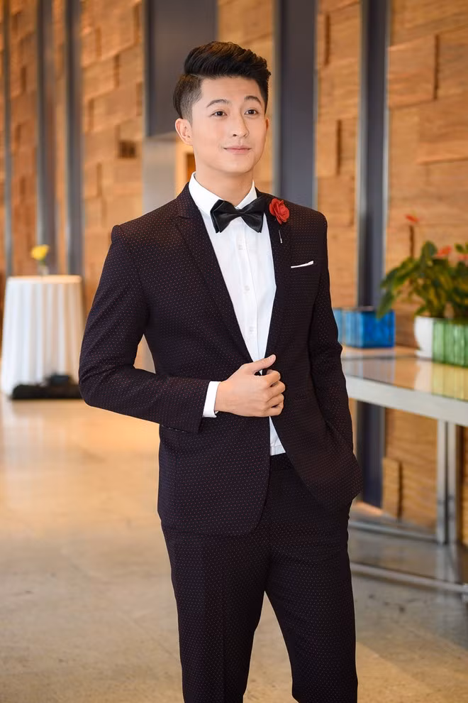 Harry Lu cũng khiến nhiều người hoài nghi về khả năng bởi sau Thần tượng, anh chỉ tham gia làm khách mời trong Chàng trai năm ấy và Em là bà nội của anh nên chưa chứng tỏ được nhiều. Hot boy Đài Loan tâm sự, hai năm qua, anh học được nhiều thứ trong vai trò của một chủ quán kem nên sẽ mang trải nghiệm vào nhân vật.