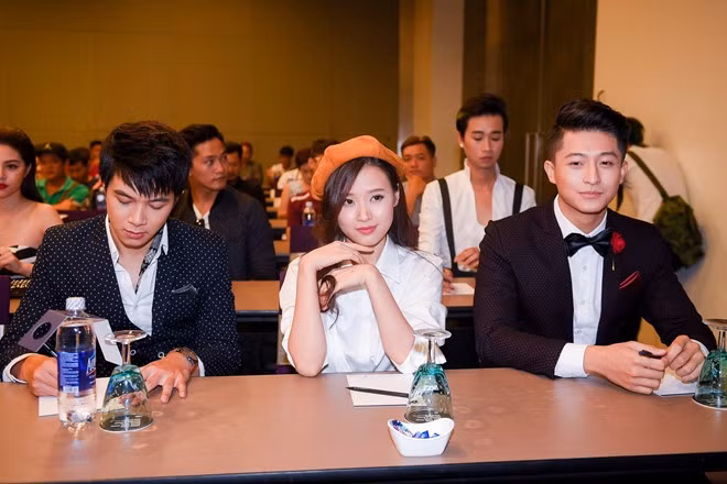 Tại họp báo, hot girl Midu từ chối trả lời chuyện chia tay bạn trai thiếu gia. Cô cho biết, công việc hiện nay đã ổn định nên có thời gian đóng phim. Từng đóng nhiều phim điện ảnh của Victor Vũ và Ngô Quang Hải nhưng người đẹp vẫn chưa tạo ra sự đột phá về diễn xuất. Nhưng lần này cô hy vọng sẽ thuyết phục công chúng yêu điện ảnh.