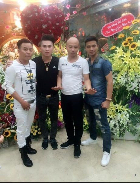 Sự góp mặt của Lệ Rơi.