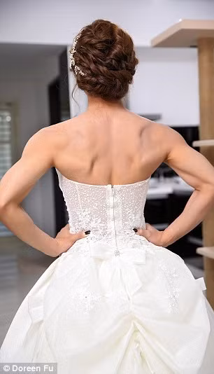 Thế nhưng ít ai biết rằng, cách đây 3 năm, Doreen lại là một cô nàng thừa cân. Vì lí do đó, Doreen mới bắt đầu khổ luyện và ăn uống nghiêm ngặt.