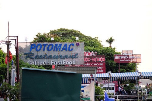 Các du thuyền ở bến thủy trước đó chủ yếu kinh doanh dịch vụ ăn uống, giải khát.