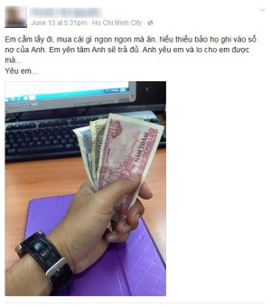  Đặt tiền dặn dò: Thiếu em cứ ghi nợ cho anh. (Ảnh: FB)