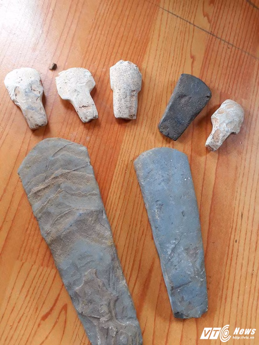 Phat hien luoi riu bang da nghi co vat thoi tien su