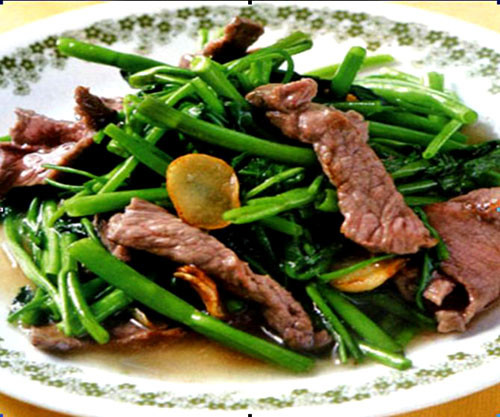 Cần tây. Theo nhiều nghiên cứu cho hay, cần tây có chứa nitrat nên sau khi hâm nóng lại, chúng sẽ gây hại cho cơ thể. Do đó, nếu muốn hâm nóng lại cần tây, bạn nên chỉ hâm nóng riêng nước súp và nên nhặt cần tây ra.