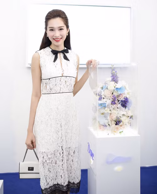 Hiện tại, Đặng Thu Thảo đang hạnh phúc bên doanh nhân Trung Tín.