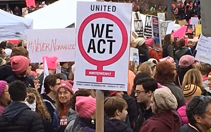 Hãy thử tưởng tượng vào ngày quốc tế phụ nữ 8/3, nam giới đến văn phòng sẽ thấy xung quanh mình có ít đồng nghiệp nữ hơn so với thường lệ.