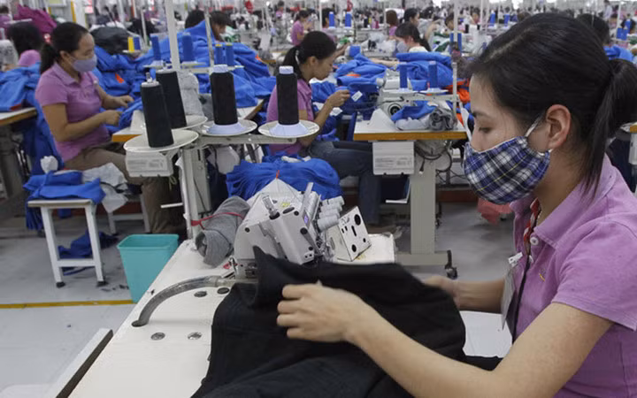 Không có phụ nữ, thế giới sẽ không còn lao động giá rẻ nữa.