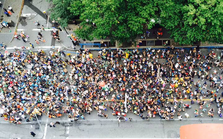 Đó là khi nhiều phụ nữ đã quyết định kỷ niệm ngày này bằng cách nghỉ làm, giao việc nhà cho ai đó và không mua bán gì cả.