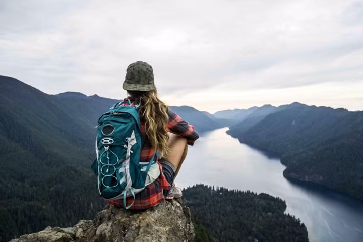 Độc lập: Phụ nữ cung Bọ Cạp luôn rất độc lập. Cô ấy có thể hoàn thành mọi thứ mà cô ấy chú tâm vào và sẽ không bao giờ từ bỏ. Cô ấy cũng luôn biết cách để trở thành chính mình và sống thật với bản thân hơn là quan tâm xem người khác nghĩ gì về mình.