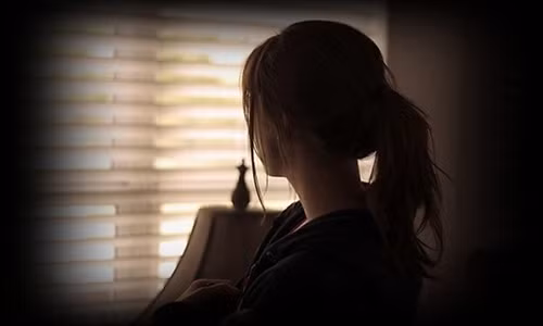 Mat hon giay phut gap lai nguoi cu trong hoan canh eo le