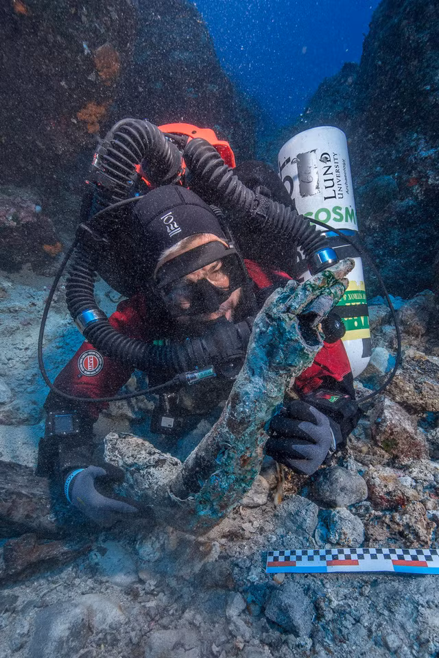 Bi mat tau "Titanic co dai" dan he lo-Hinh-2