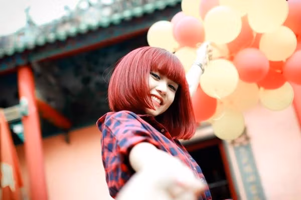 "Trâm tin là có ma và rất sợ ma. Tuy nhiên, lâu lâu Trâm vẫn tự an ủi bản thân là mình không làm gì họ thì chắc họ sẽ không làm gì mình đâu nhỉ? Chỉ cần nghĩ như vậy thì mình sẽ đỡ sợ hơn một phần." - Thiều Bảo Trâm cho biết cô rất sợ ma.