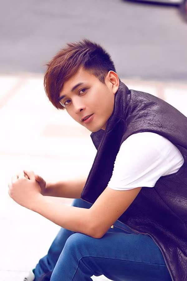 Hồ Quang Hiếu tâm sự: "Hiếu tin là có ma tồn tại trên thế giới này. Hiếu đi hát nhiều, ở khách sạn nhiều, mỗi lần nghe ai kể chuyện ma là thức đến sáng, mở đèn cả đêm không dám ngủ." Chia sẻ về kế hoạch Halloween năm nay, nam ca sĩ cho biết: "Những mùa Halloween trước, Hồ Quang Hiếu chỉ đi hát phục vụ cho các lễ hội, nhưng năm nay có thể sẽ hóa trang thành ma cây để hù dọa mọi người."