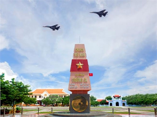 Biên đội “hổ mang chúa” Su30-MK2 bay tuần tiễu khu vực huyện đảo Trường Sa, Khánh Hòa.