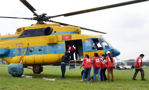 Tham gia diễn tập cứu hộ, cứu nạn.