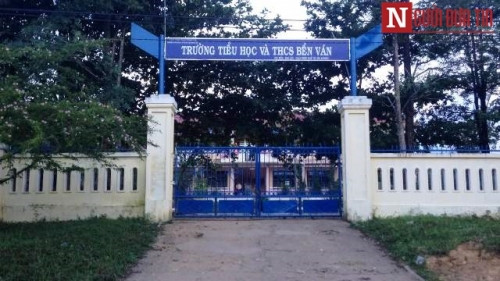 Thua Thien - Hue Mot thay giao bi to danh dap hoc sinh-Hinh-4