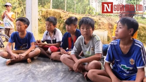 Thua Thien - Hue Mot thay giao bi to danh dap hoc sinh-Hinh-3