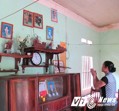 Vuong quoc dan ba va noi buon dan ong keo nhau lia bo coi tran-Hinh-2