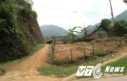 Vuong quoc dan ba va noi buon dan ong keo nhau lia bo coi tran-Hinh-5