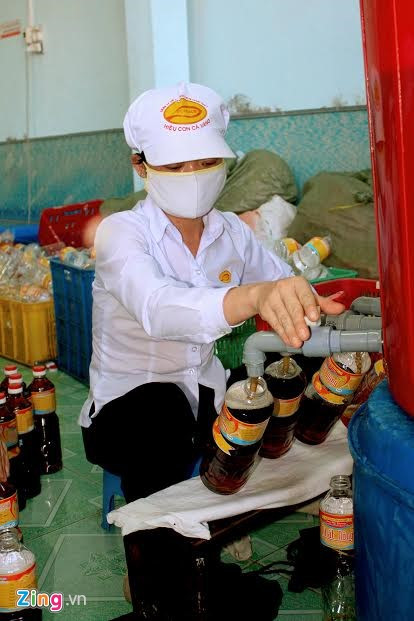 Được Sách kỷ lục Việt Nam công nhận là top 10 nước chấm gia vị nổi tiếng Việt Nam, nước mắm Phan Thiết hôm nay còn được xem là một trong những “món quà lưu niệm” đầy ý nghĩa mà du khách khắp nơi khi đến tham quan nghỉ dưỡng tại thành phố biển đem về biếu người thân, bè bạn. Theo Sở Văn hoá, Thể thao và Du lịch, tham quan và tìm hiểu nghề làm nước mắm hiện là một trong những sản phẩm du lịch độc đáo mà du khách trong, ngoài nước đều rất háo hức khi đến thành phố biển.