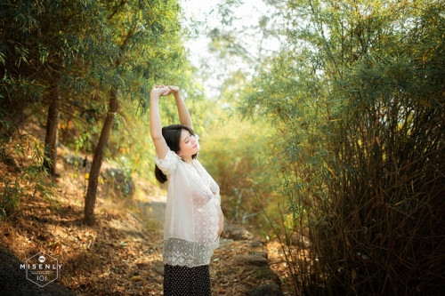 Để có được bộ ảnh ưng ý, bà bầu Huyền Trang đã phải vượt qua một đoạn đường khá dài.