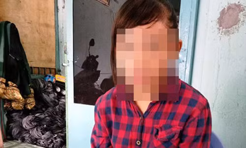 Thoi gian kinh hoang cua thieu nu 15 tuoi trong quan bar