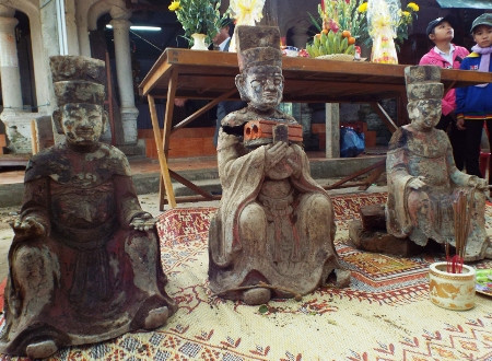 Một trong số những bức tượng cổ được tìm thấy tại chùa Hoằng Phúc. (Ảnh minh họa: Việt báo)