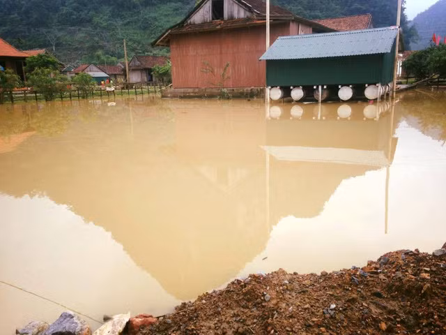 Kieu nha dac biet khong bao gio chim o “ron lu” Quang Binh-Hinh-2