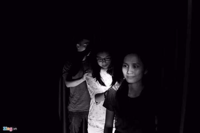 Cua hang trong bong toi, khach chi den an mot lan o SG