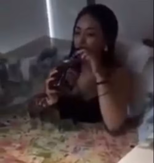 Tran tinh cua hot girl xam tro tam trang trong bon tien-Hinh-2