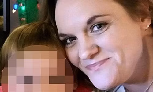 Nguoi me quy du nhan tam dem con vao lo nuong