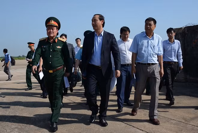 Quan doi cho muon 20 ha dat de giam tac nghen Tan Son Nhat-Hinh-2