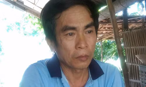 Lao nong song lai giua dam tang cua chinh minh