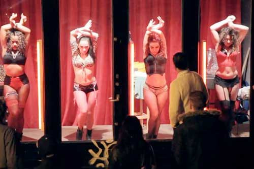 Mang luoi “gai ban hoa” bi mat o St Petersburg, Nga-Hinh-2